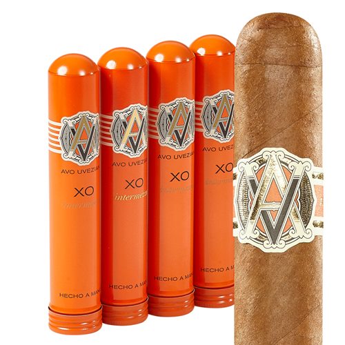 AVO XO Intermezzo Connecticut Robusto Tubo